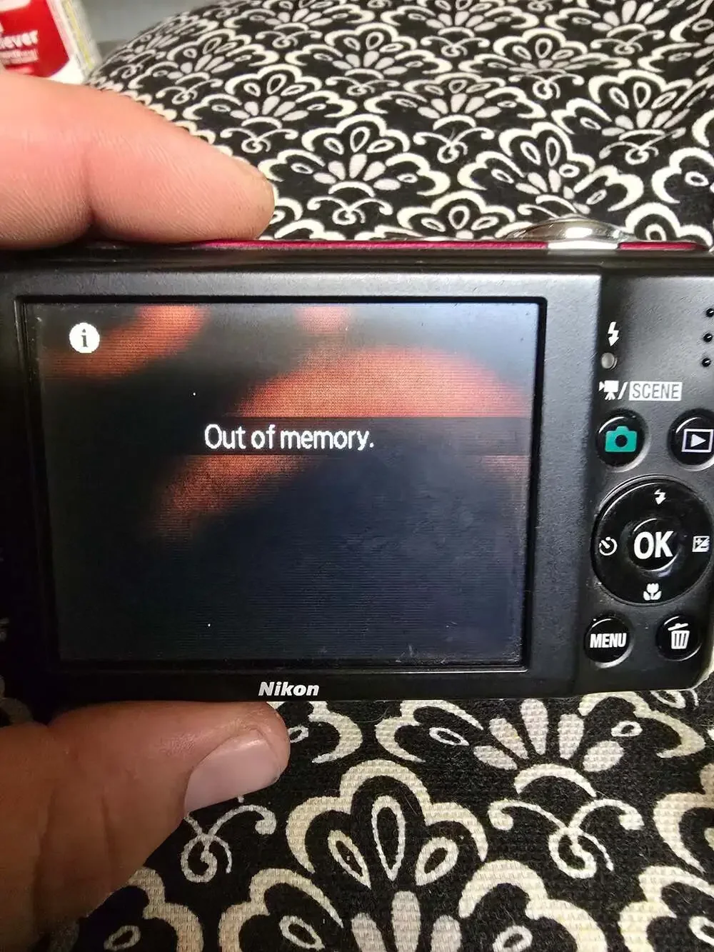 Nikon COOLPIX L22 12MP Digital Camera - Red READ** battery door will not latch.